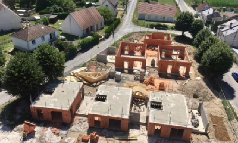 Construction-de-six-maisons-individuelles-avec-rez-de-chaussee-et-etage-400x284
