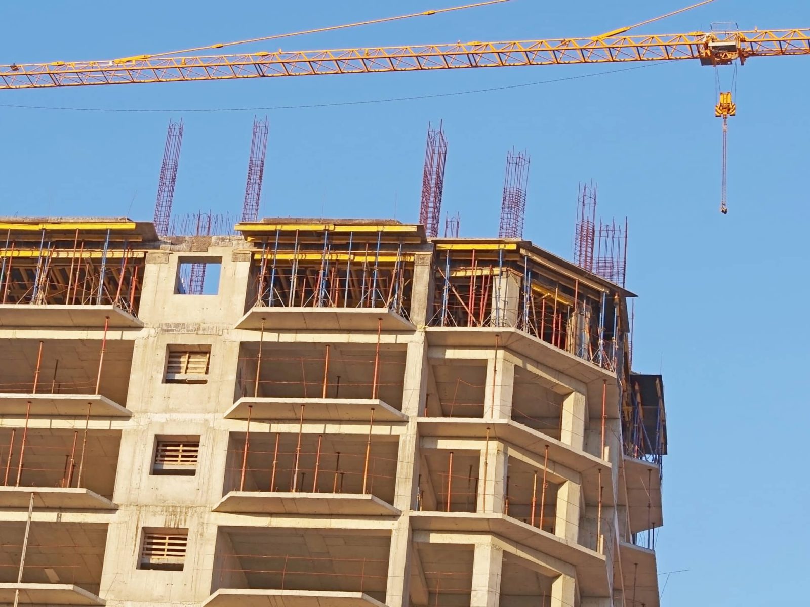 building-crane-and-building-under-construction-aga-2026-01-11-09-50-45-utc