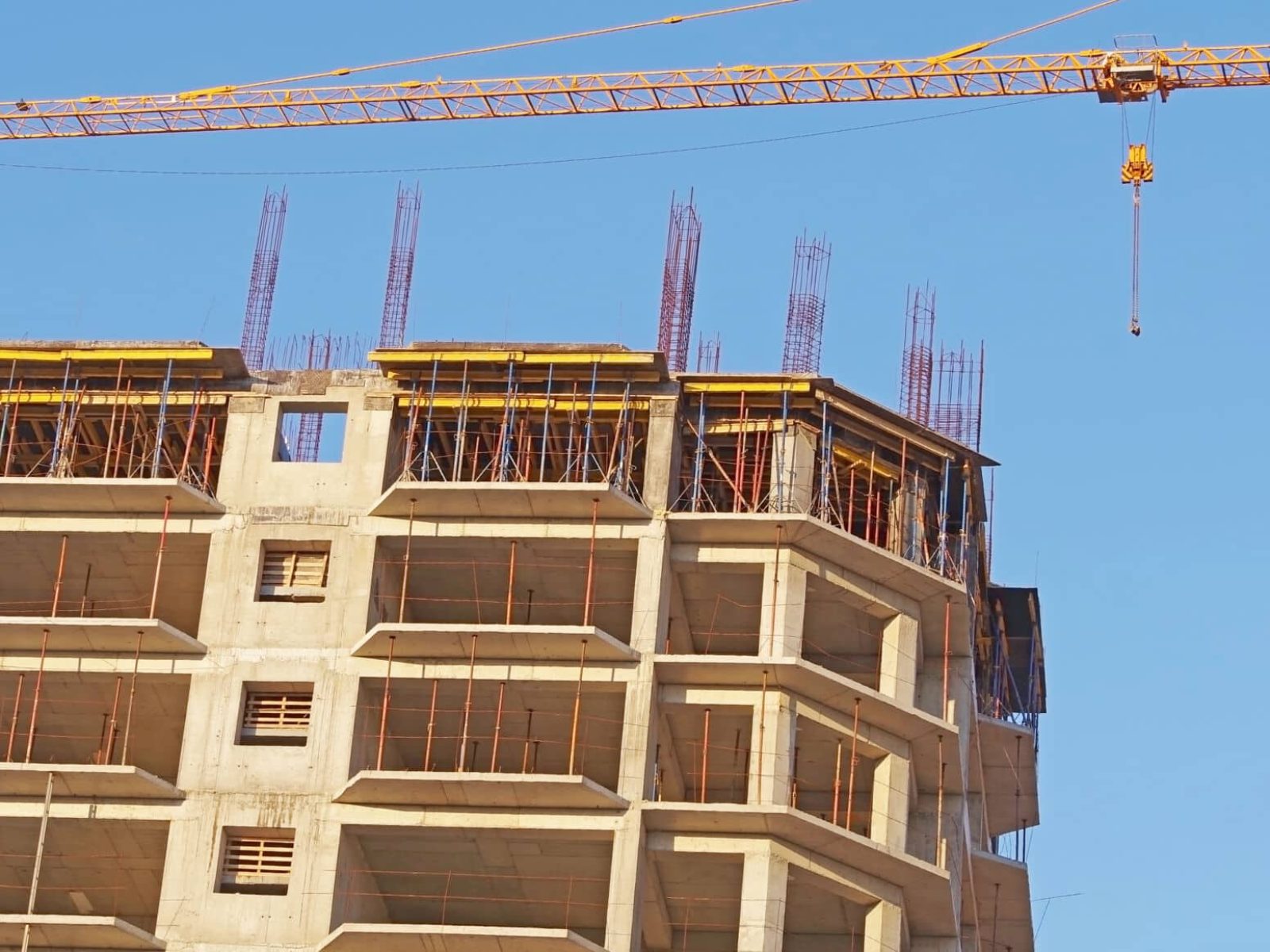 building-crane-and-building-under-construction-aga-2026-01-11-09-50-45-utc